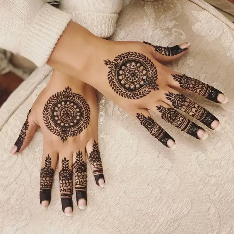Bridal-Style Half-Hand Design