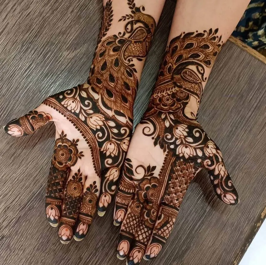 Get A Mehndi Design Dedicated To Your Sister