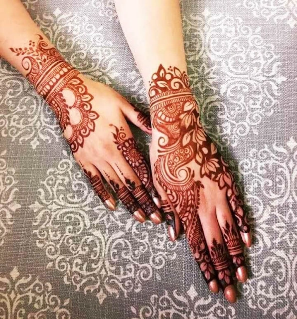 Simple Dotted Vine Finger Design