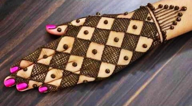 Khafif mehndi design front hand