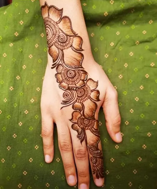 Khafif mehndi design patches back hand