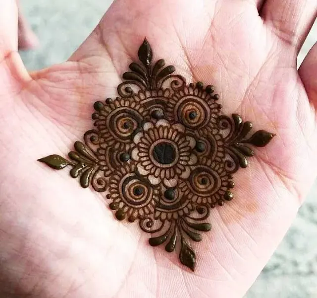 Short khafif mehndi design