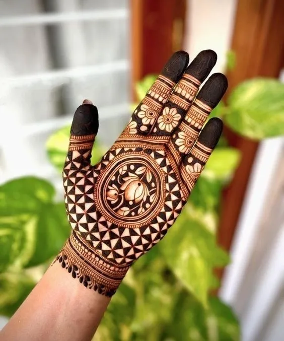 The Ideal Raksha Bandhan Mehndi Design