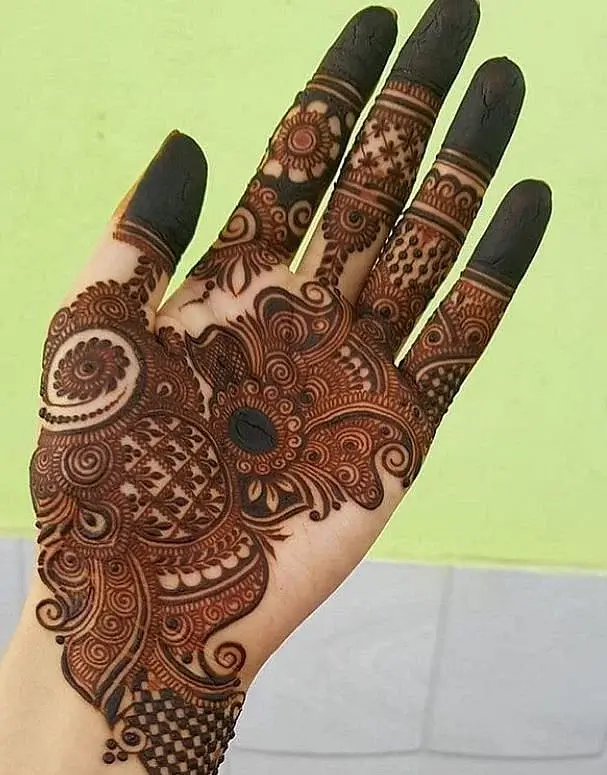 Unique Half-Hand Mehndi Designs for Rakhi