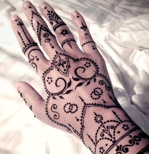 Soft mehndi design