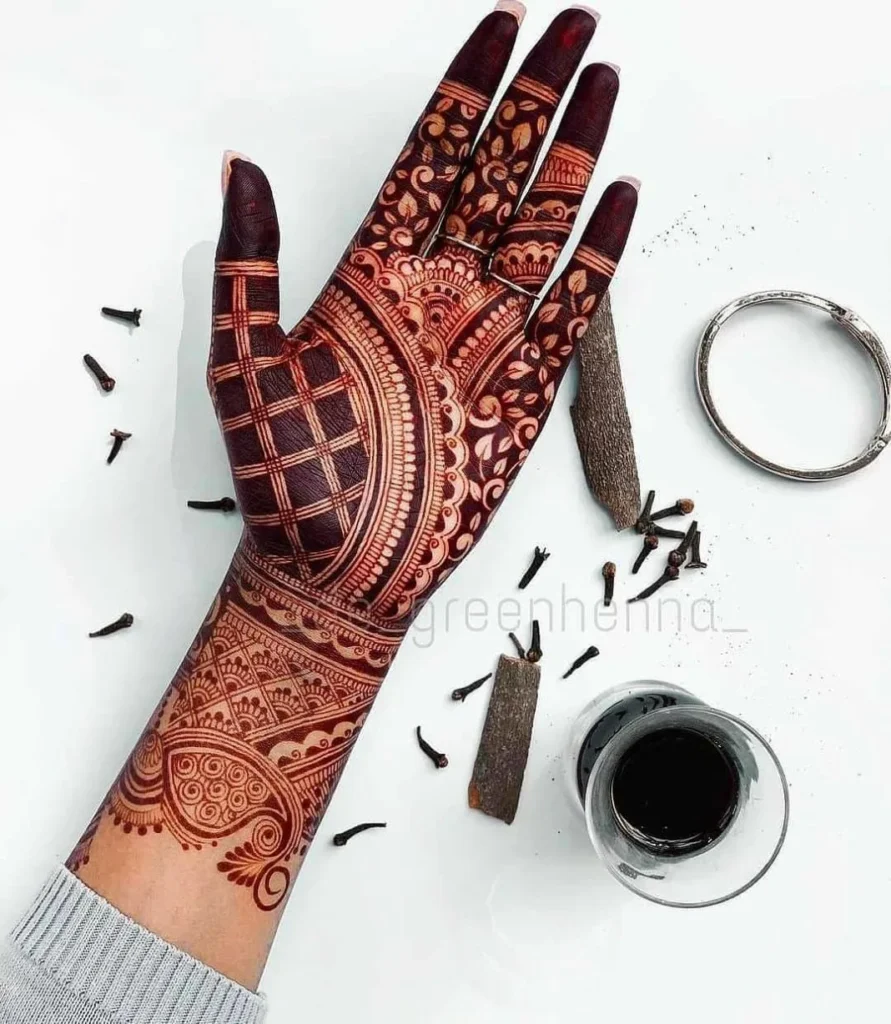 Khafif mehndi design leg