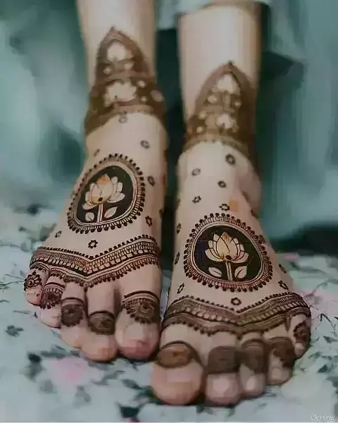 Unique Henna for Legs