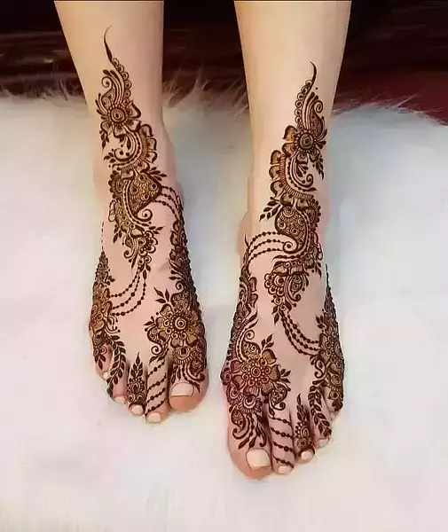 20+ Best Feet Henna Mehndi Designs for 2025