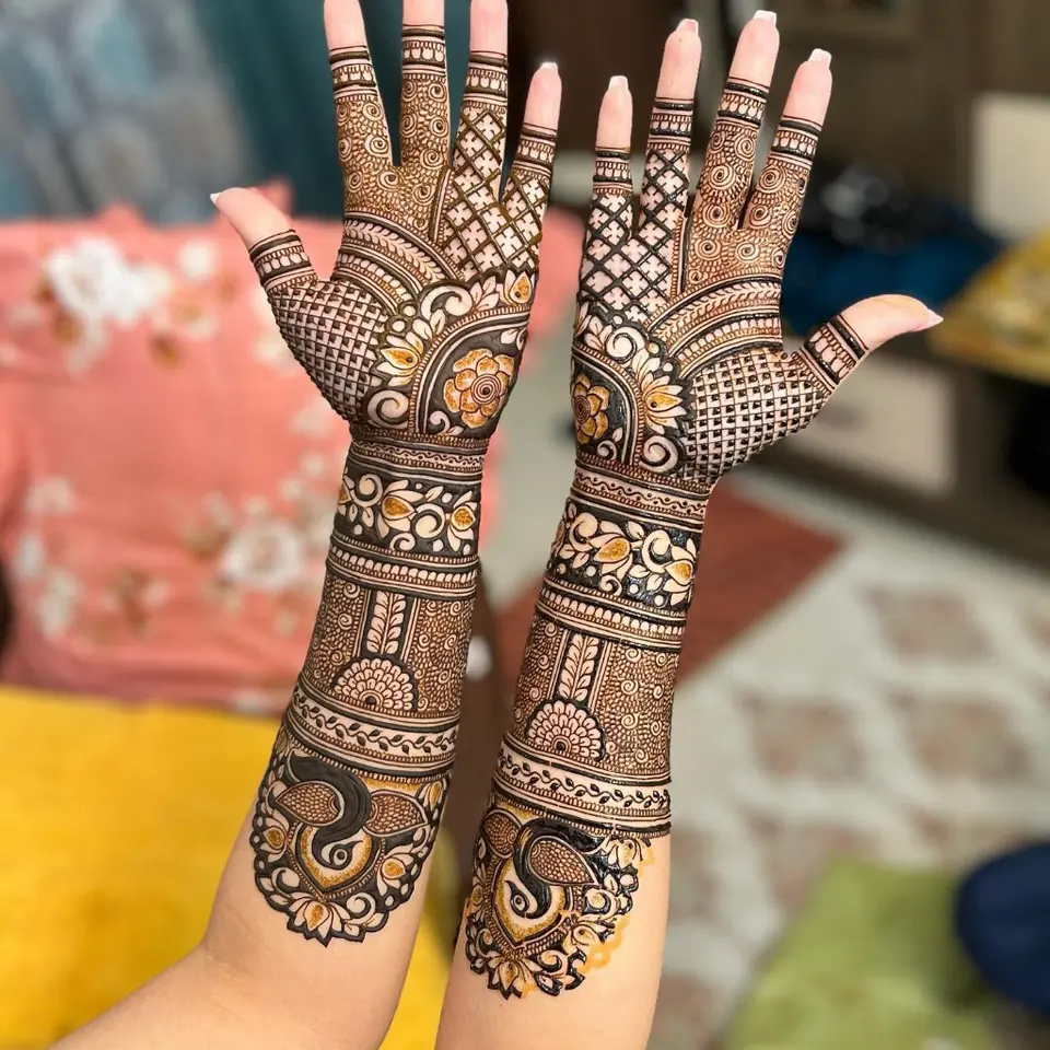 Simple Floral Mehndi Design Back Hand