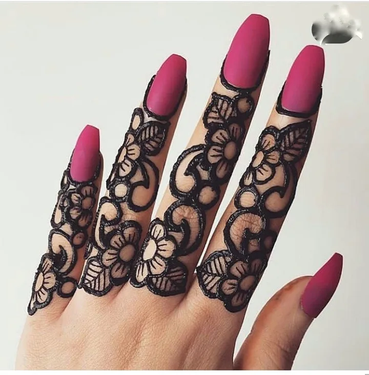 Khafif mehndi design simple finger