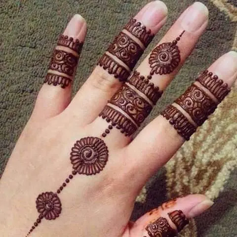 royal instagram khafif mehndi design
