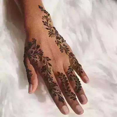 fancy stylish mehndi design