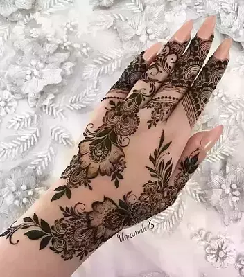 stylish new mehndi design