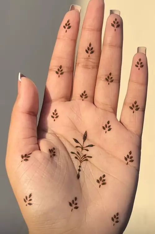 Khafif mehndi design simple and beautiful