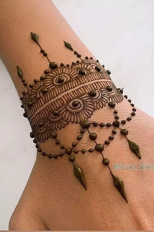 Front hand khafif mehndi design