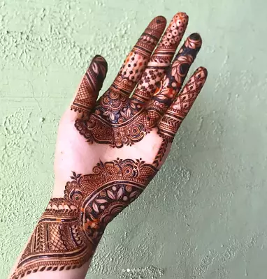 Mehndi design Pakistani style