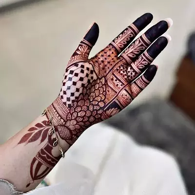 Pakistani Arabic mehndi design simple