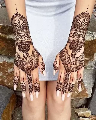 khafif mahendi design