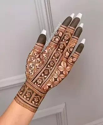 Khafif mehndi design back hand full