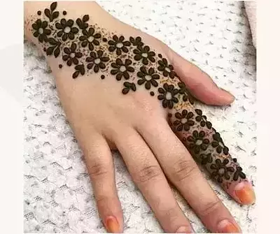 Pakistani beautiful mehndi design