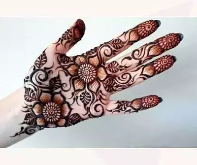 Beautiful and Stylish Mehndi Design