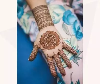 Khafif leg mehndi design