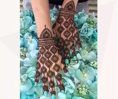 Royal Instagram khafif mehndi design front hand