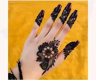 Simple Pakistani mehndi designs