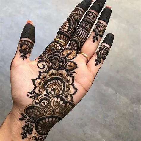 stylish simple mehndi design