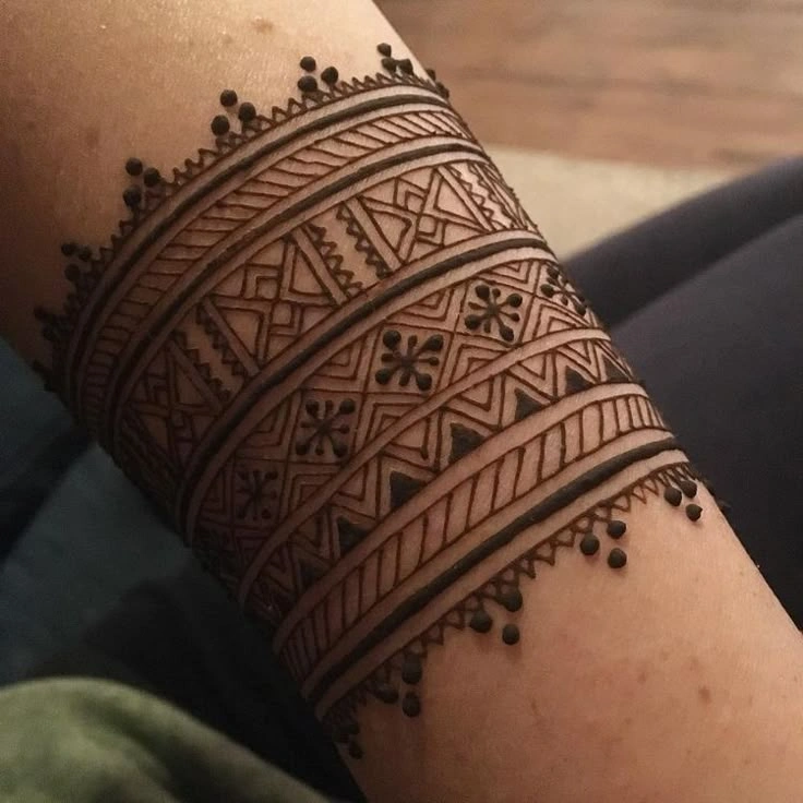 Quick Mehndi for Busy Women on Rakhi
