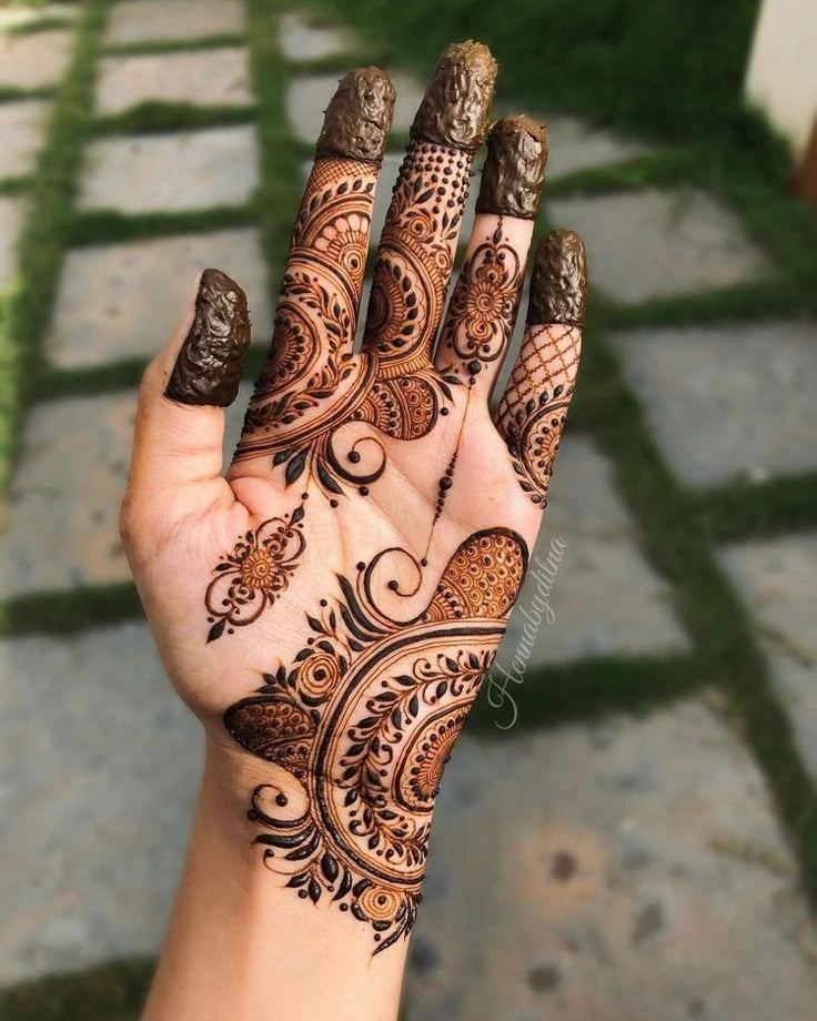 Mehndi for Married Women on Raksha Bandhan