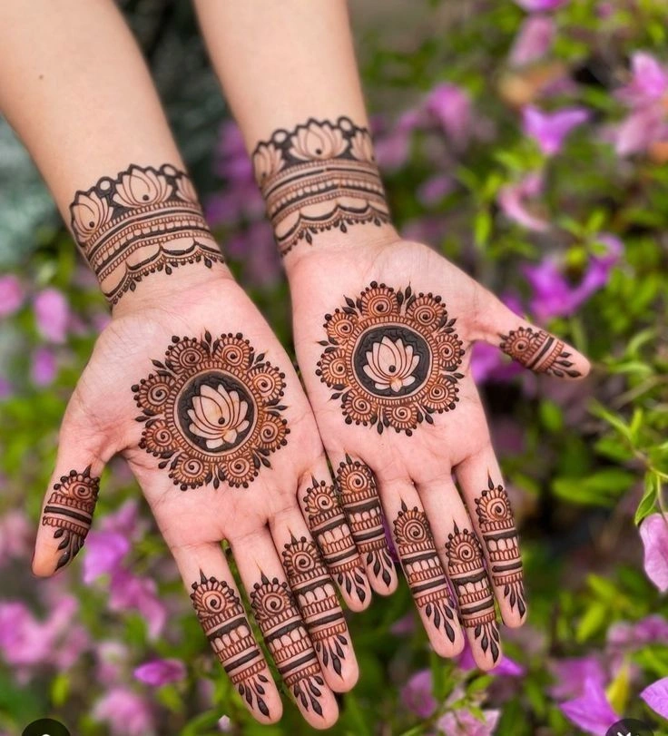 Heart-Shaped Mehndi Motifs for Sisters