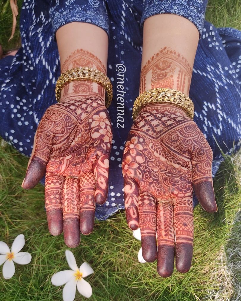 Best Front hand Palm Mehndi Design