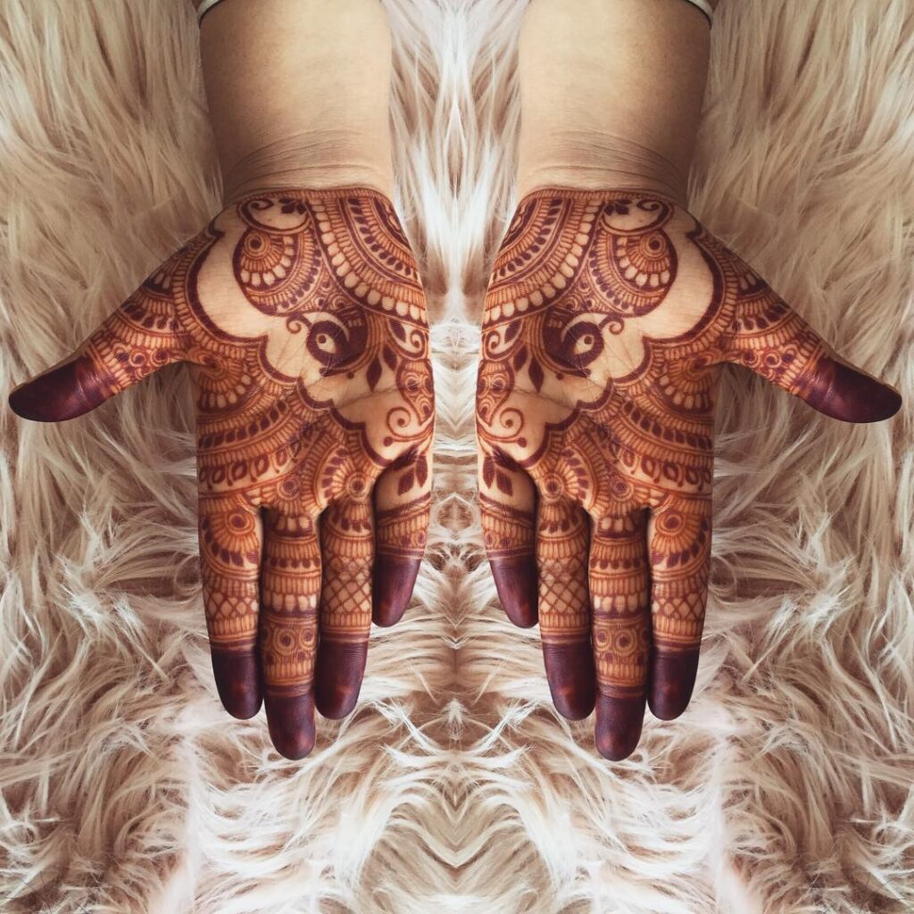 Best Front hand Palm Mehndi Design