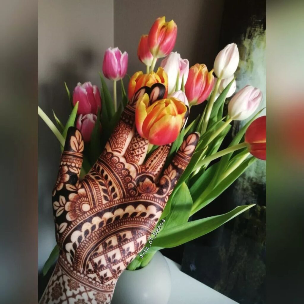 Best Front hand Palm Mehndi Design